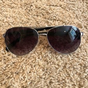 Aviator sunglasses by Velvet trends